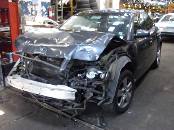 PORTALóN Audi A4 2010  USADO EN DESARME