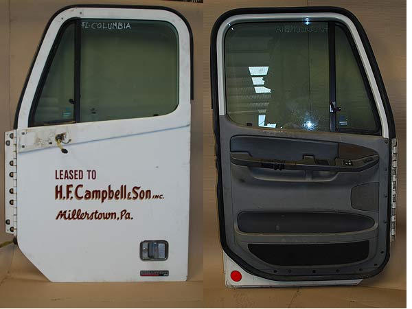 CAPOT Freightliner Columbia   USADO EN DESARME