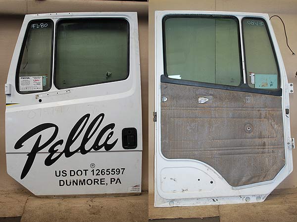 PUERTA Freightliner FL80   USADO EN DESARME