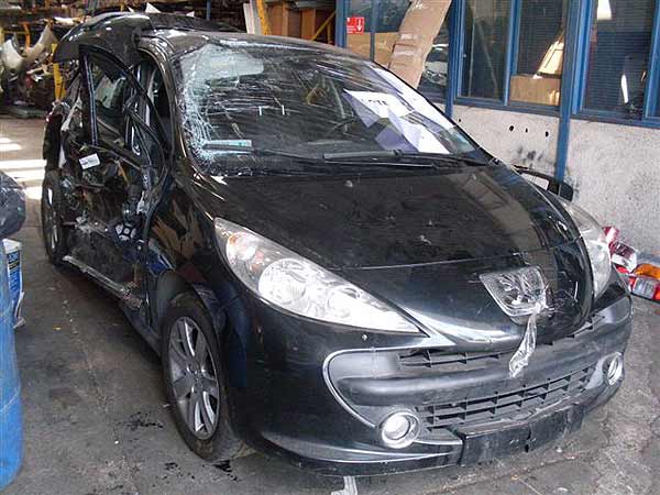 LLANTA Peugeot 207 2008  USADO EN DESARME