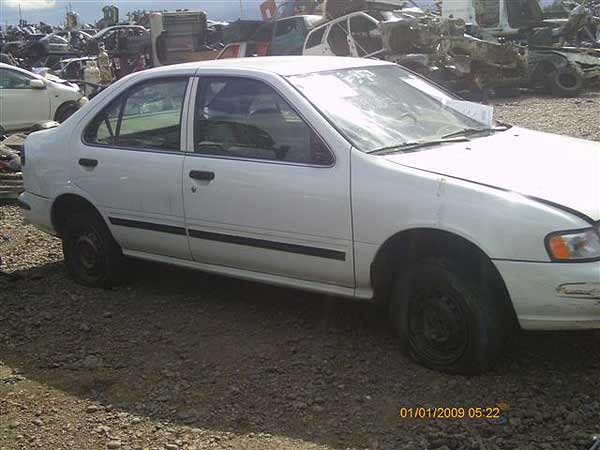  Nissan SENTRA  USADO