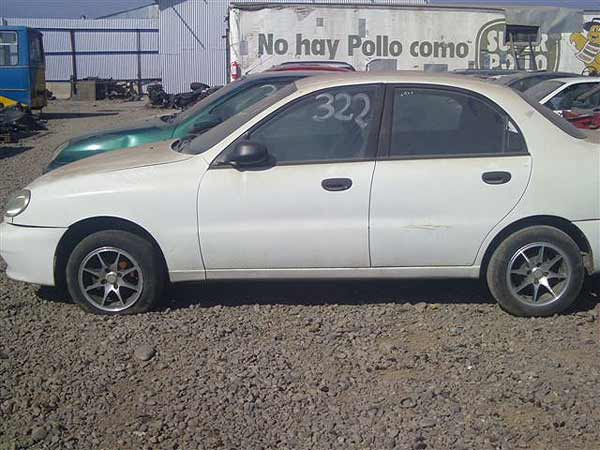 TAPA MALETA Daewoo LANOS 1998  USADO EN DESARME