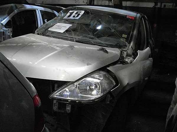 Tapabarro Nissan TIIDA  USADO