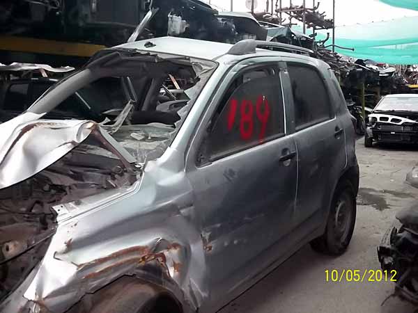 Tapa maleta Daihatsu TERIOS  USADO