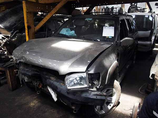 ELECTRO Nissan PATHFINDER 2003  USADO EN DESARME