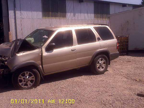 LLANTA Nissan PATHFINDER 2000  USADO EN DESARME