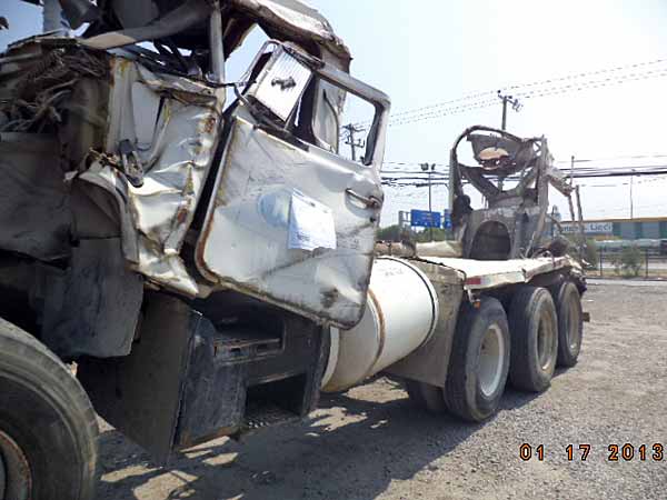 PICK UP Mack DM-690-S 1997,  EN DESARME