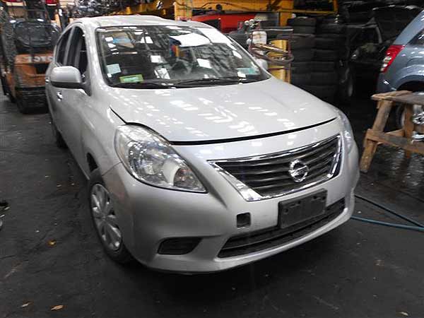 LLanta Nissan VERSA  USADO