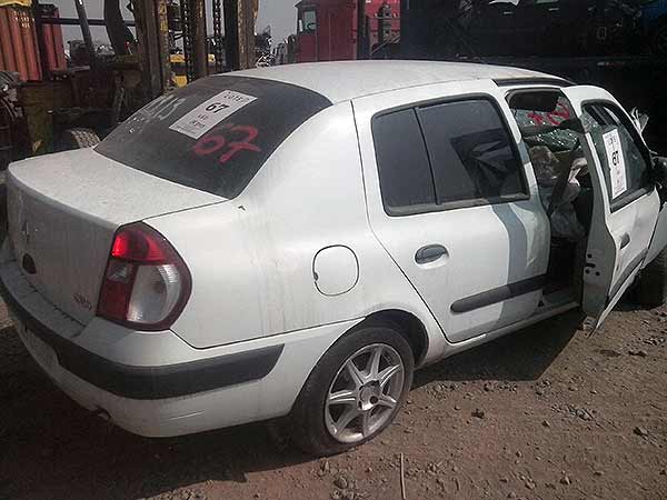 PICK UP Renault CLIO 2006  USADO EN DESARME