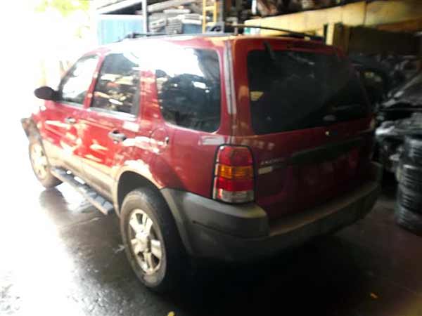 TAPA MALETA Ford ESCAPE 2001  USADO EN DESARME