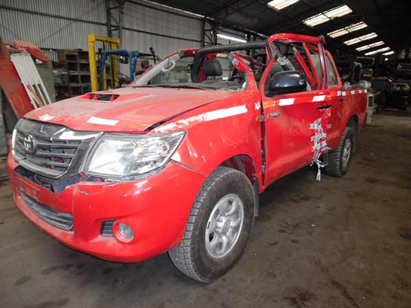 Toyota HILUX 2013 - 1 REPUESTO USADO/USADA EN DESARME