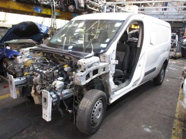 FOCO Fiat DOBLO 2012  USADO EN DESARME