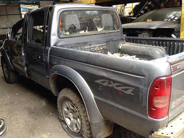 BUTACA  Mazda B2500 2006  USADO EN DESARME