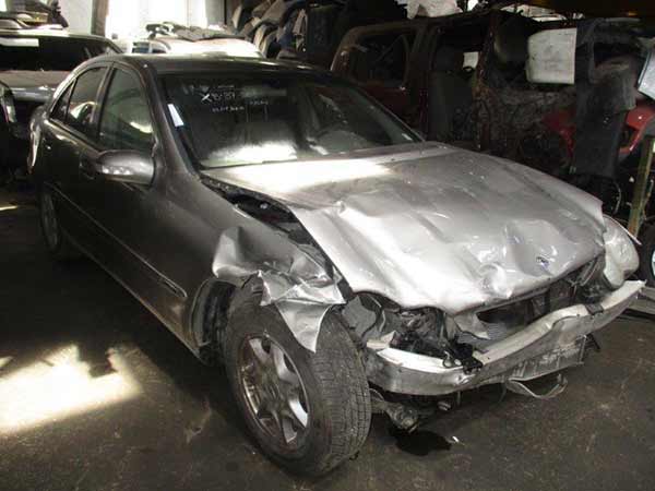 ELECTRO Mercedes-Benz C180 2004  USADO EN DESARME