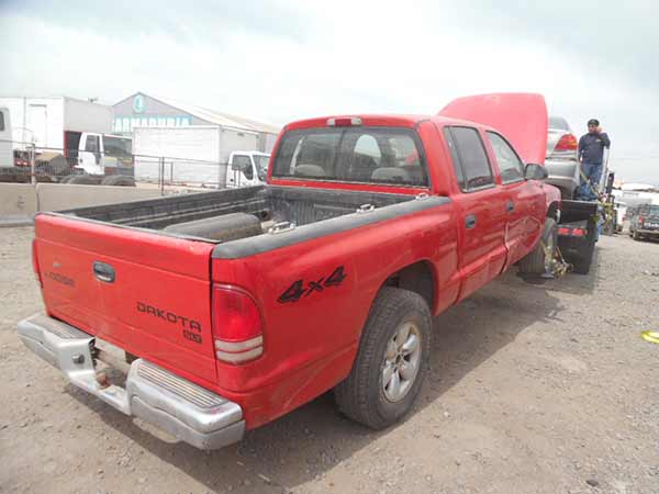 CAPOT Dodge DAKOTA  2003  USADO EN DESARME