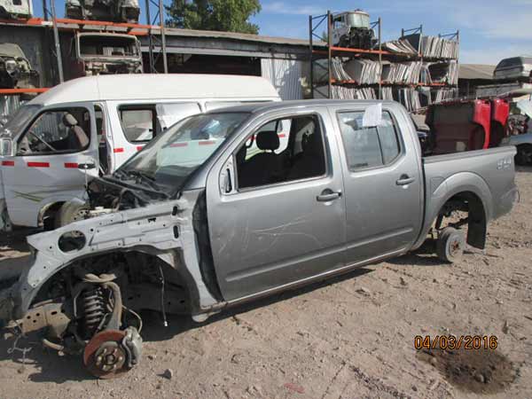  Nissan NAVARA 2013  USADO EN DESARME