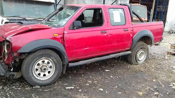 Puerta Nissan TERRANO  USADO