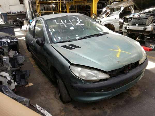 TAPA MALETA Peugeot 206 2000  USADO EN DESARME