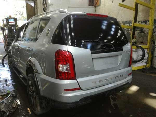 TAPA MALETA Ssangyong REXTON 2015  USADO EN DESARME