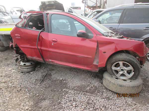 TAPA MALETA Peugeot 206 2009  USADO EN DESARME