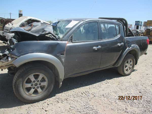 Vidrio Mitsubishi L200  USADO