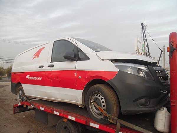 FOCO Mercedes-Benz VITO 2017  USADO EN DESARME