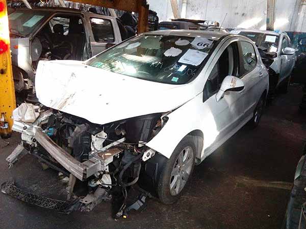 FOCO Peugeot 308 2012  USADO EN DESARME