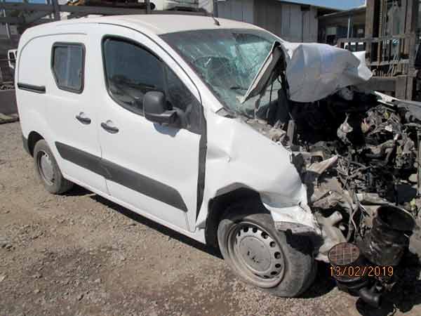 TAPA MALETA Citroen BERLINGO 2013  USADO EN DESARME