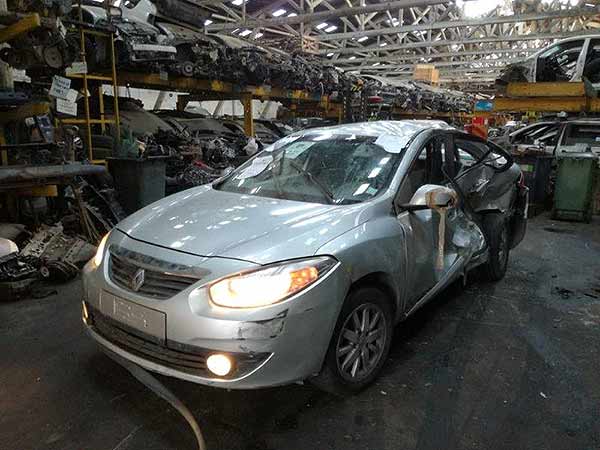 PUERTA Renault FLUENCE 2013  USADO EN DESARME