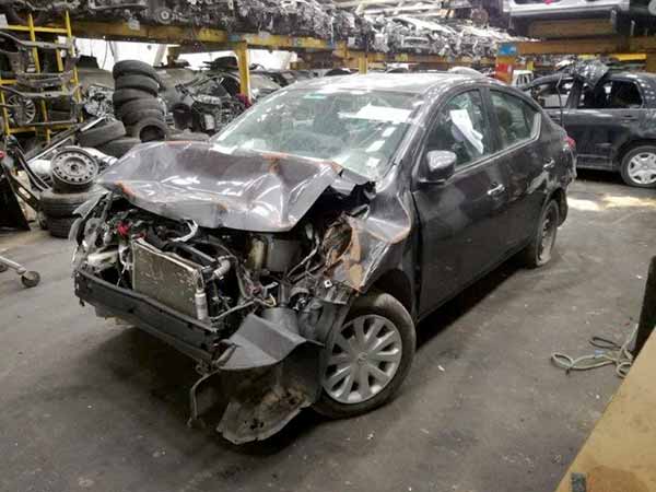 LLANTA Nissan VERSA 2016  USADO EN DESARME